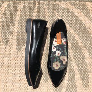 Black Patent Pointed Toe Flats